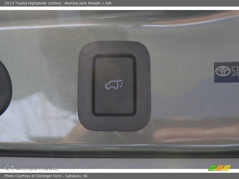 Alumina Jade Metallic / Ash 2014 Toyota Highlander Limited