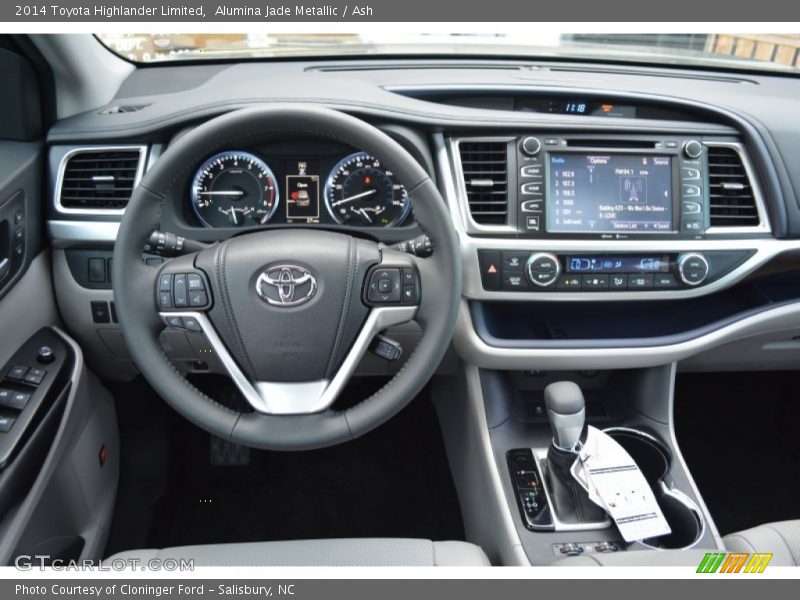 Dashboard of 2014 Highlander Limited