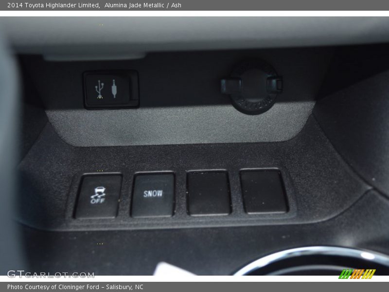 Alumina Jade Metallic / Ash 2014 Toyota Highlander Limited