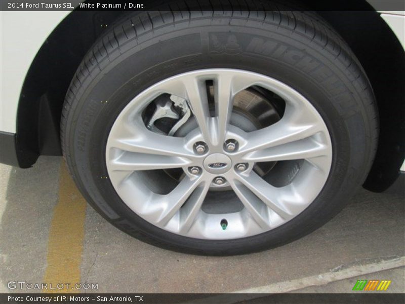 White Platinum / Dune 2014 Ford Taurus SEL