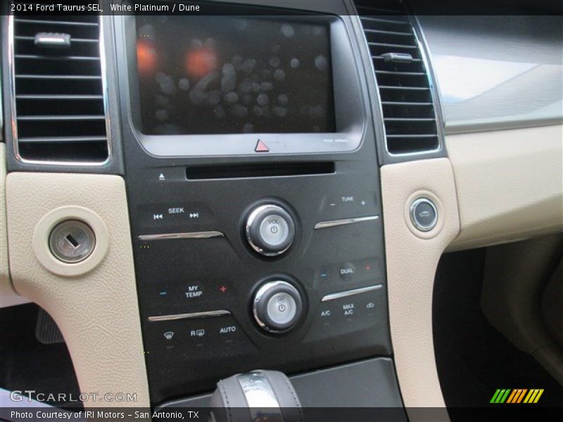 White Platinum / Dune 2014 Ford Taurus SEL
