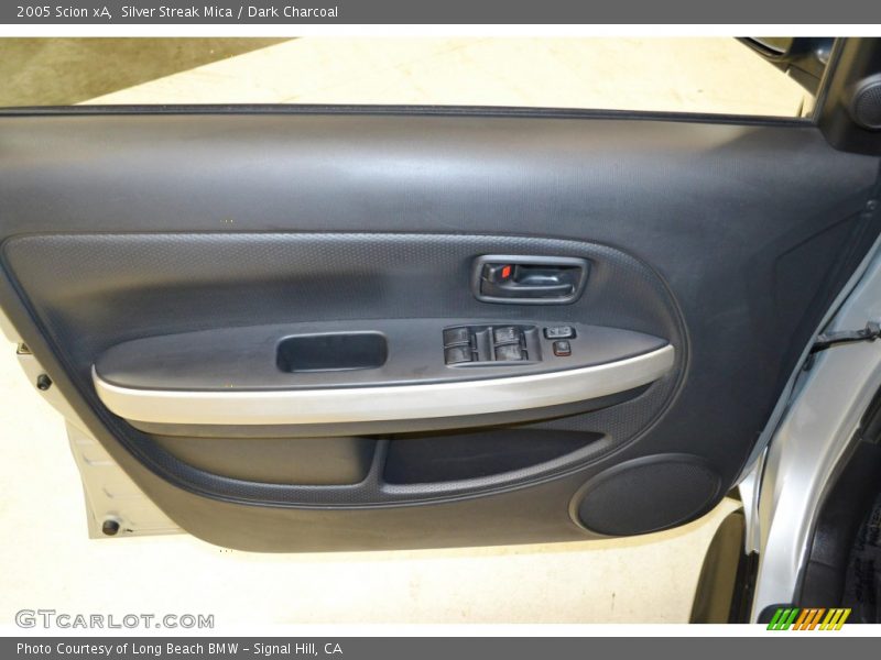 Silver Streak Mica / Dark Charcoal 2005 Scion xA