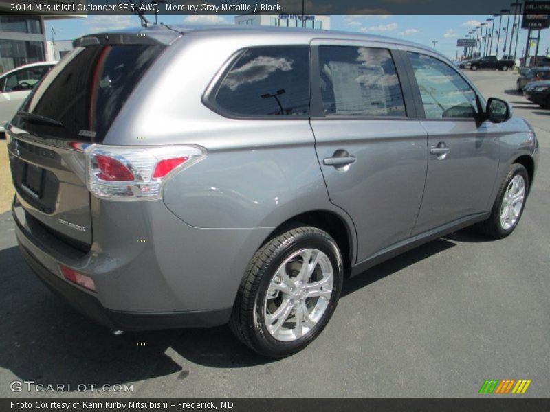 Mercury Gray Metallic / Black 2014 Mitsubishi Outlander SE S-AWC