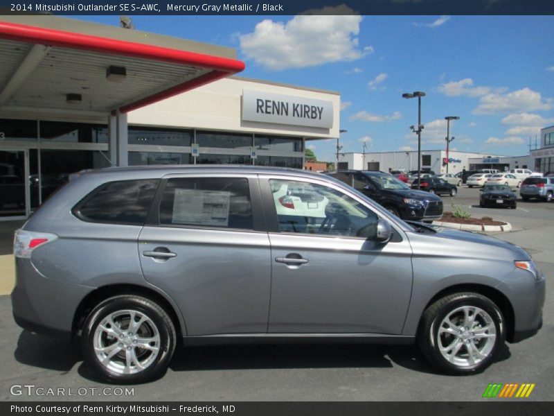 Mercury Gray Metallic / Black 2014 Mitsubishi Outlander SE S-AWC