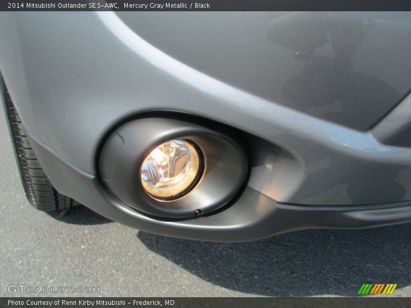 Mercury Gray Metallic / Black 2014 Mitsubishi Outlander SE S-AWC