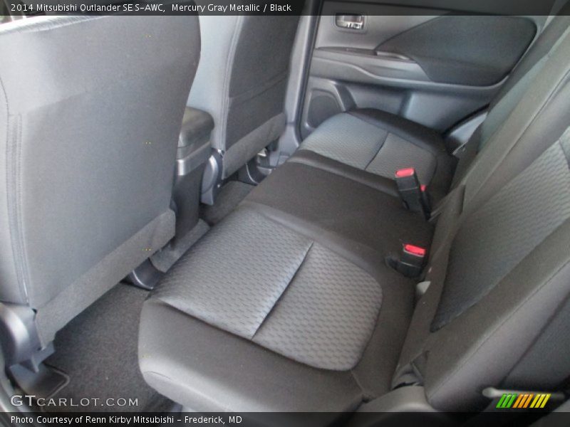 Mercury Gray Metallic / Black 2014 Mitsubishi Outlander SE S-AWC