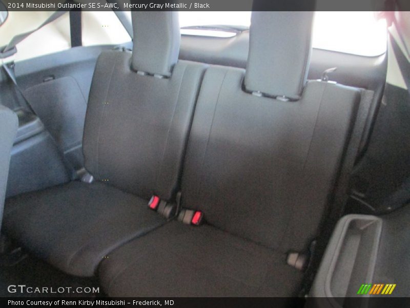 Mercury Gray Metallic / Black 2014 Mitsubishi Outlander SE S-AWC