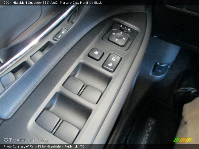 Mercury Gray Metallic / Black 2014 Mitsubishi Outlander SE S-AWC