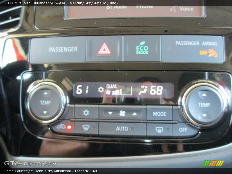 Mercury Gray Metallic / Black 2014 Mitsubishi Outlander SE S-AWC