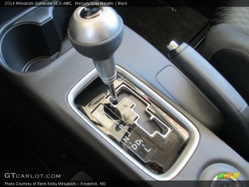 Mercury Gray Metallic / Black 2014 Mitsubishi Outlander SE S-AWC