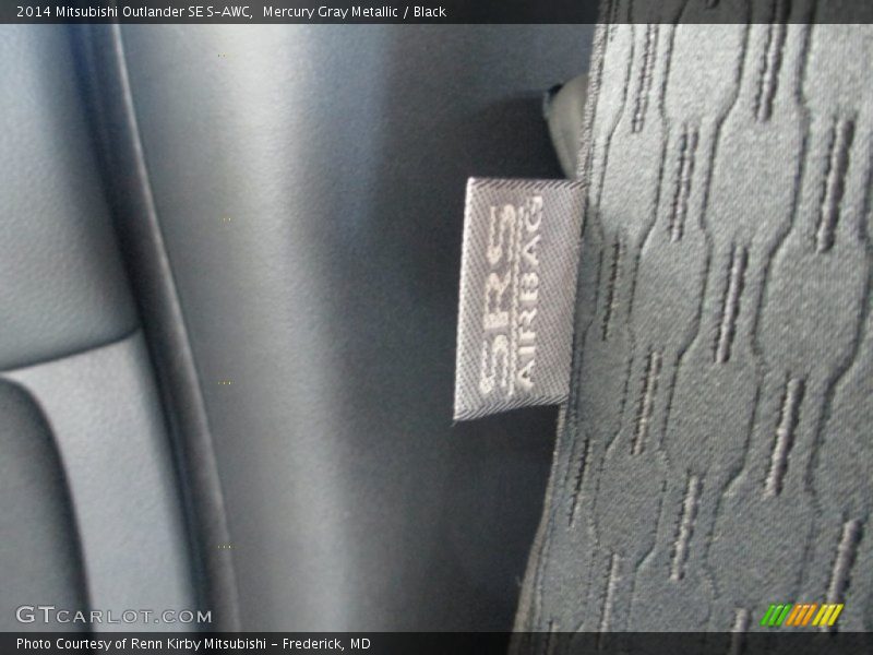 Mercury Gray Metallic / Black 2014 Mitsubishi Outlander SE S-AWC