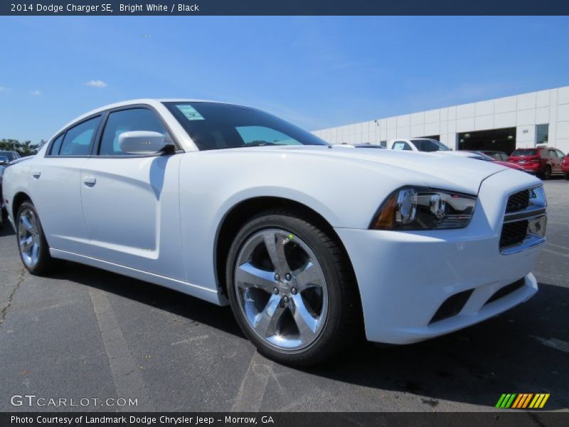 Bright White / Black 2014 Dodge Charger SE