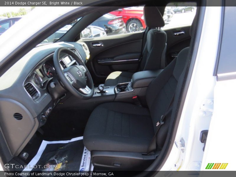 Bright White / Black 2014 Dodge Charger SE