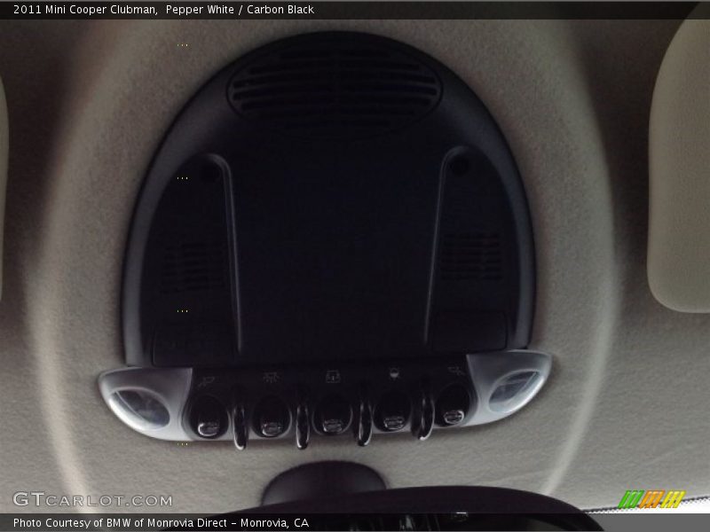 Pepper White / Carbon Black 2011 Mini Cooper Clubman
