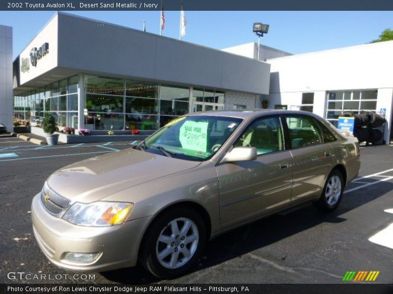 Desert Sand Metallic / Ivory 2002 Toyota Avalon XL