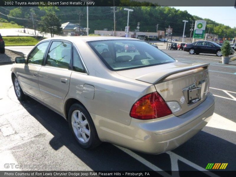 Desert Sand Metallic / Ivory 2002 Toyota Avalon XL