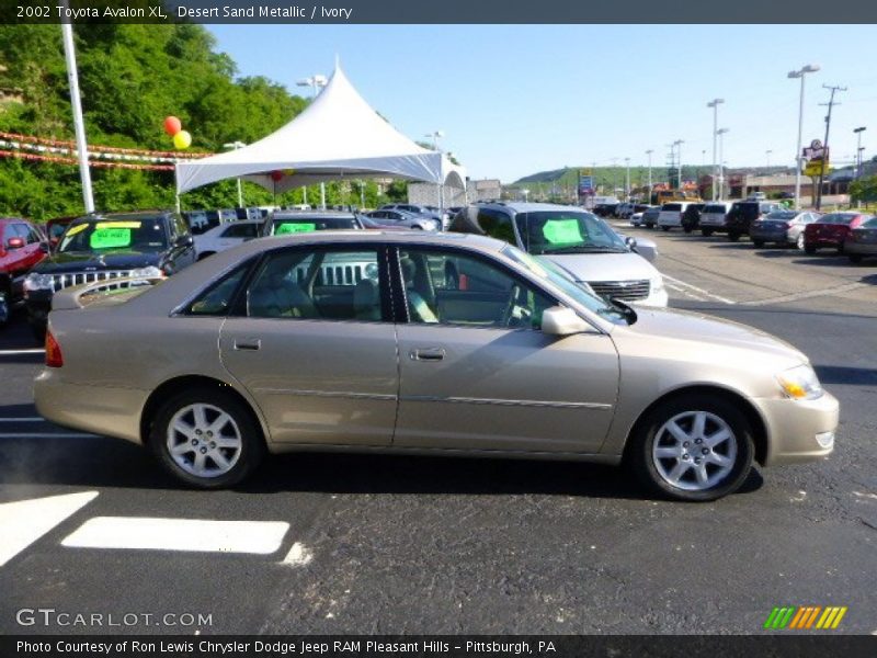 Desert Sand Metallic / Ivory 2002 Toyota Avalon XL