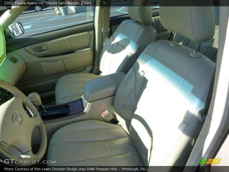Desert Sand Metallic / Ivory 2002 Toyota Avalon XL