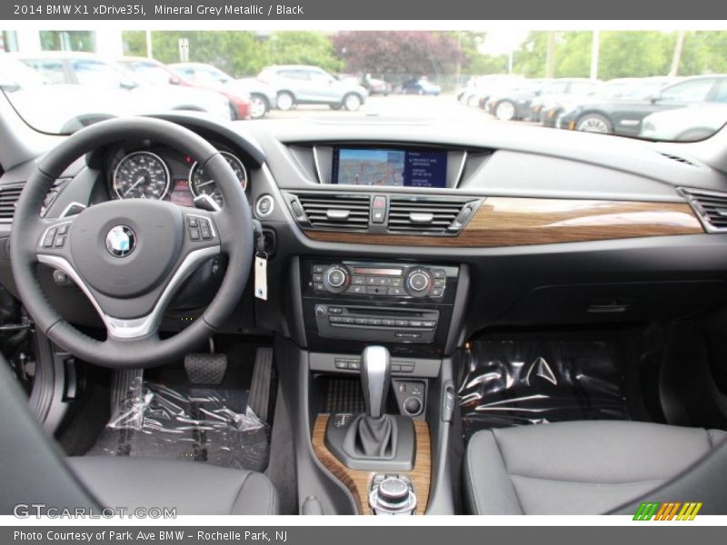 Dashboard of 2014 X1 xDrive35i