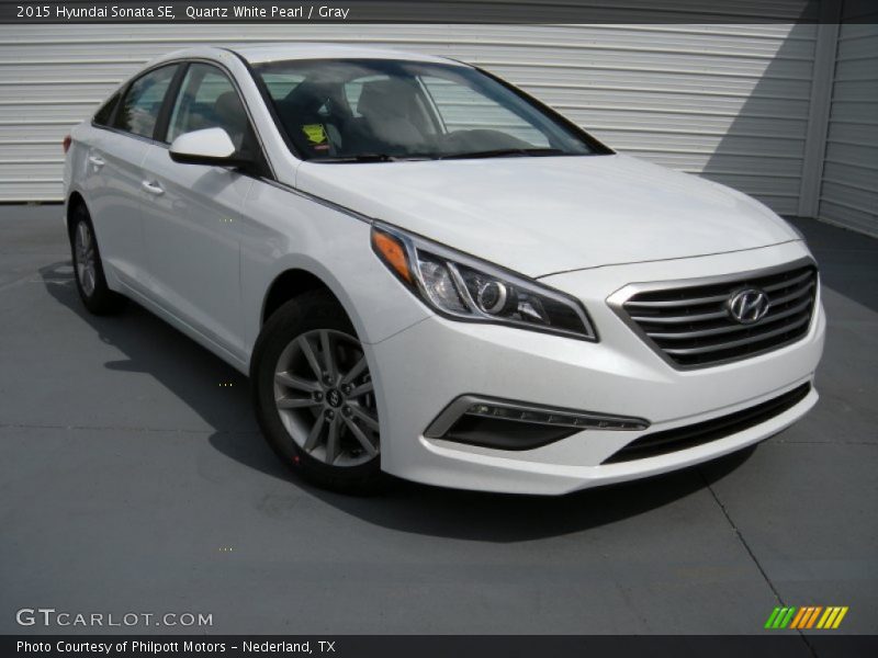 Quartz White Pearl / Gray 2015 Hyundai Sonata SE
