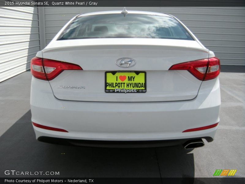 Quartz White Pearl / Gray 2015 Hyundai Sonata SE