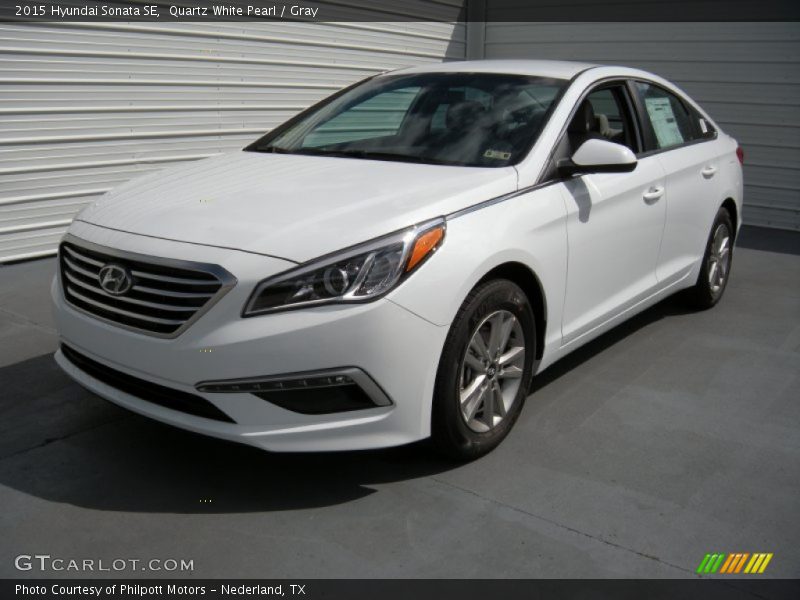 Front 3/4 View of 2015 Sonata SE