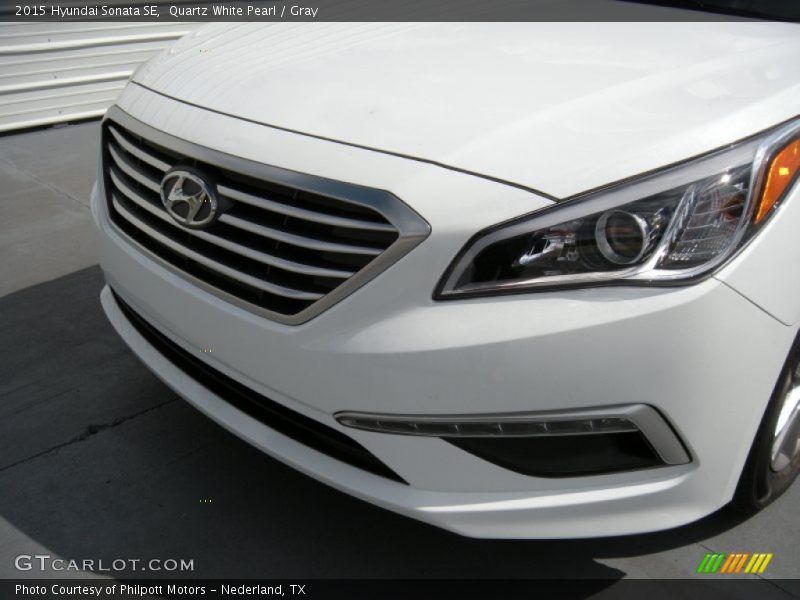 Quartz White Pearl / Gray 2015 Hyundai Sonata SE