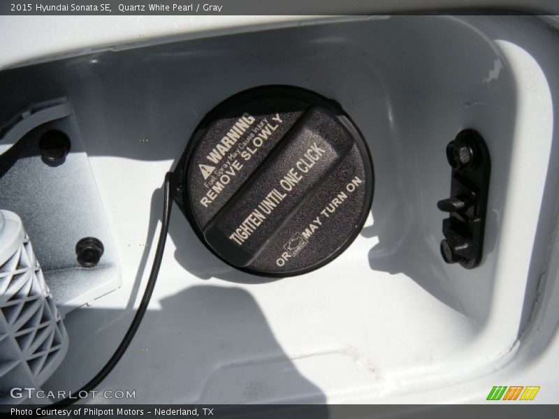 Quartz White Pearl / Gray 2015 Hyundai Sonata SE