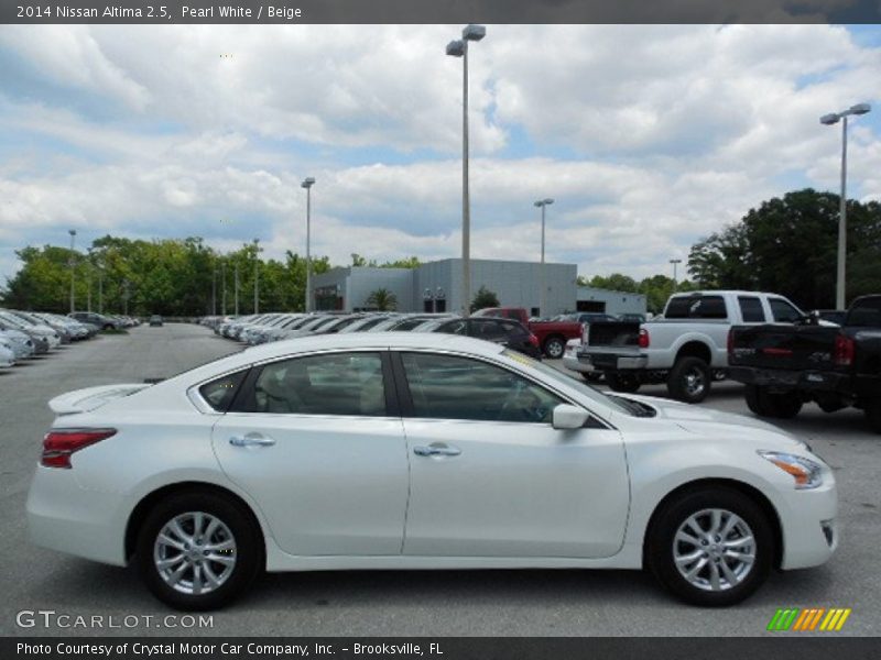 Pearl White / Beige 2014 Nissan Altima 2.5