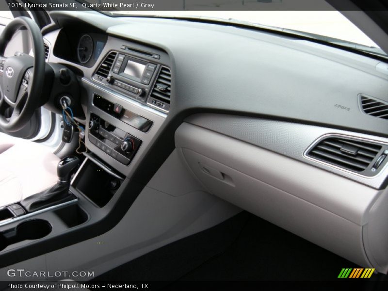 Dashboard of 2015 Sonata SE