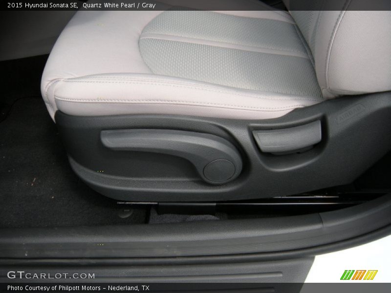 Quartz White Pearl / Gray 2015 Hyundai Sonata SE
