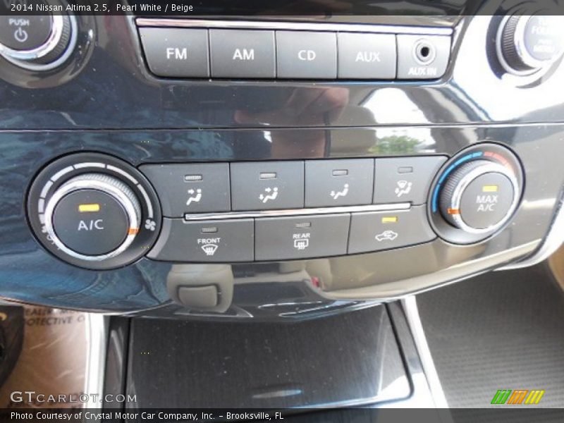 Pearl White / Beige 2014 Nissan Altima 2.5