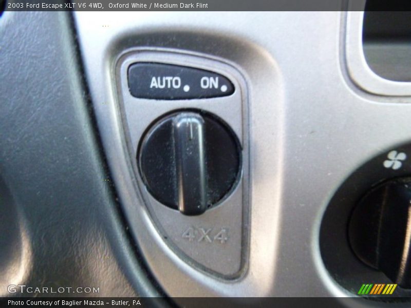 Oxford White / Medium Dark Flint 2003 Ford Escape XLT V6 4WD