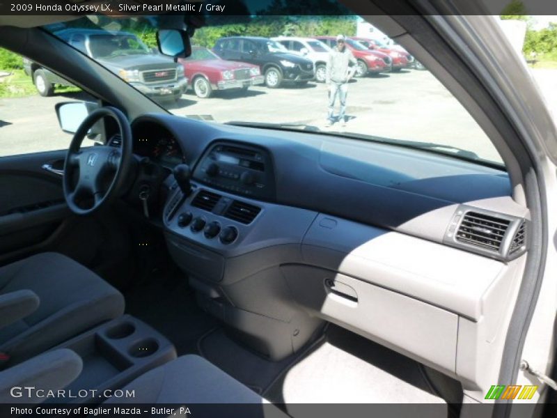 Silver Pearl Metallic / Gray 2009 Honda Odyssey LX