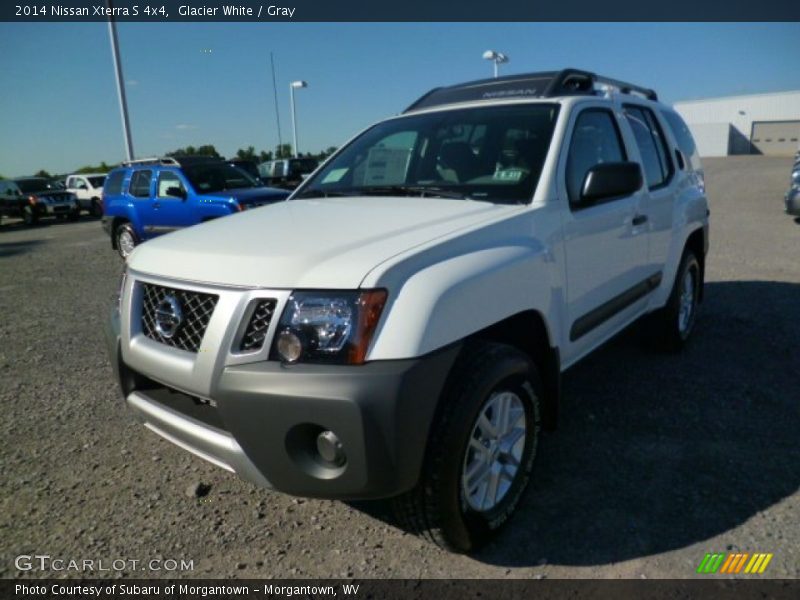 Glacier White / Gray 2014 Nissan Xterra S 4x4