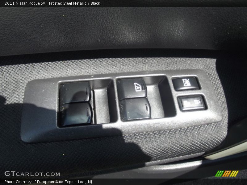 Frosted Steel Metallic / Black 2011 Nissan Rogue SV