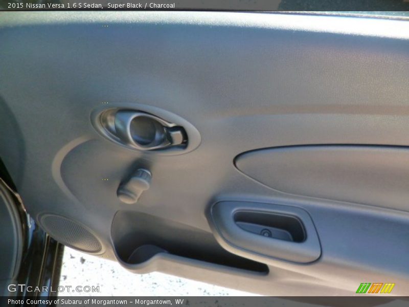 Super Black / Charcoal 2015 Nissan Versa 1.6 S Sedan