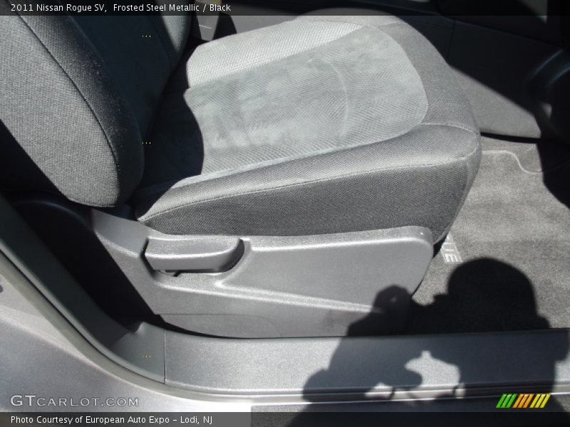 Frosted Steel Metallic / Black 2011 Nissan Rogue SV