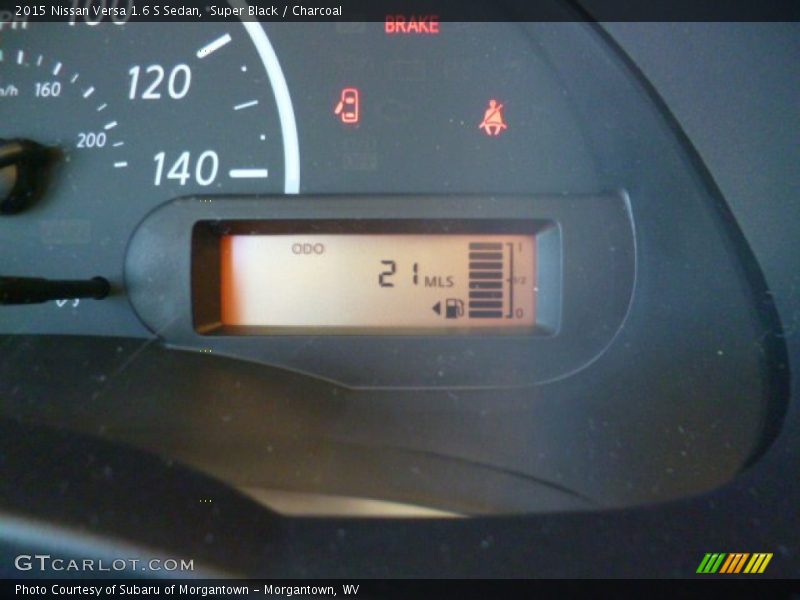Super Black / Charcoal 2015 Nissan Versa 1.6 S Sedan