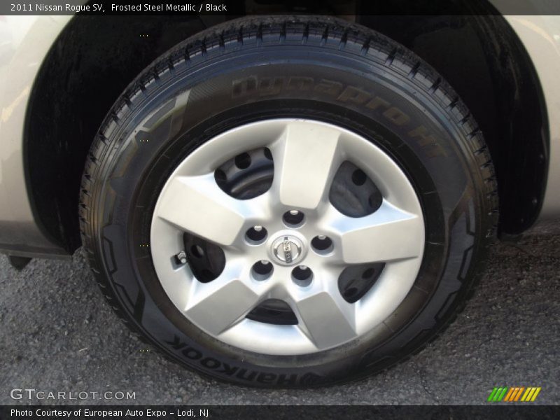 Frosted Steel Metallic / Black 2011 Nissan Rogue SV