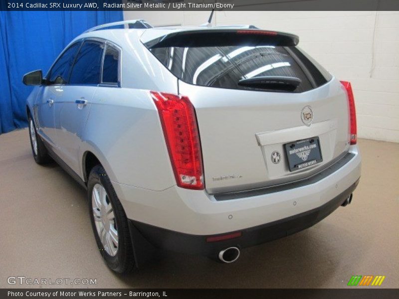 Radiant Silver Metallic / Light Titanium/Ebony 2014 Cadillac SRX Luxury AWD