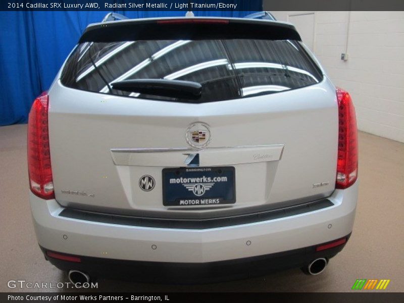 Radiant Silver Metallic / Light Titanium/Ebony 2014 Cadillac SRX Luxury AWD