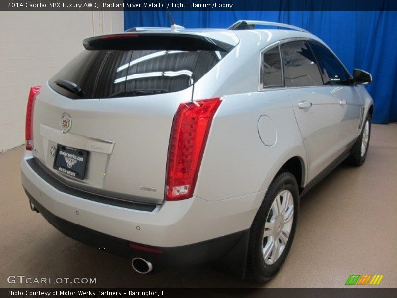 Radiant Silver Metallic / Light Titanium/Ebony 2014 Cadillac SRX Luxury AWD