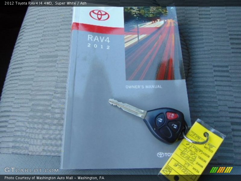 Super White / Ash 2012 Toyota RAV4 I4 4WD