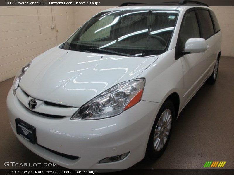 Blizzard Pearl Tricoat / Taupe 2010 Toyota Sienna XLE