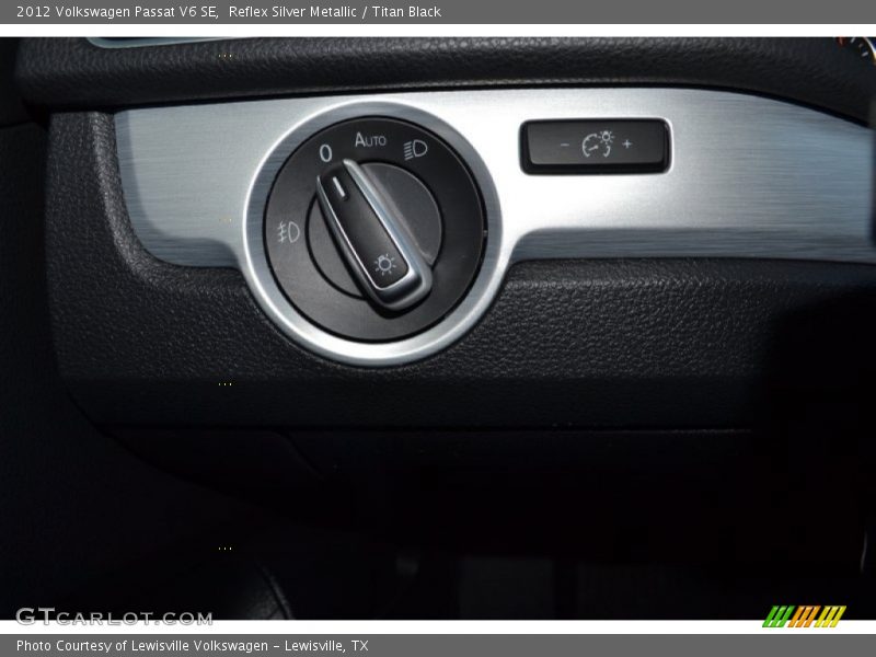 Reflex Silver Metallic / Titan Black 2012 Volkswagen Passat V6 SE