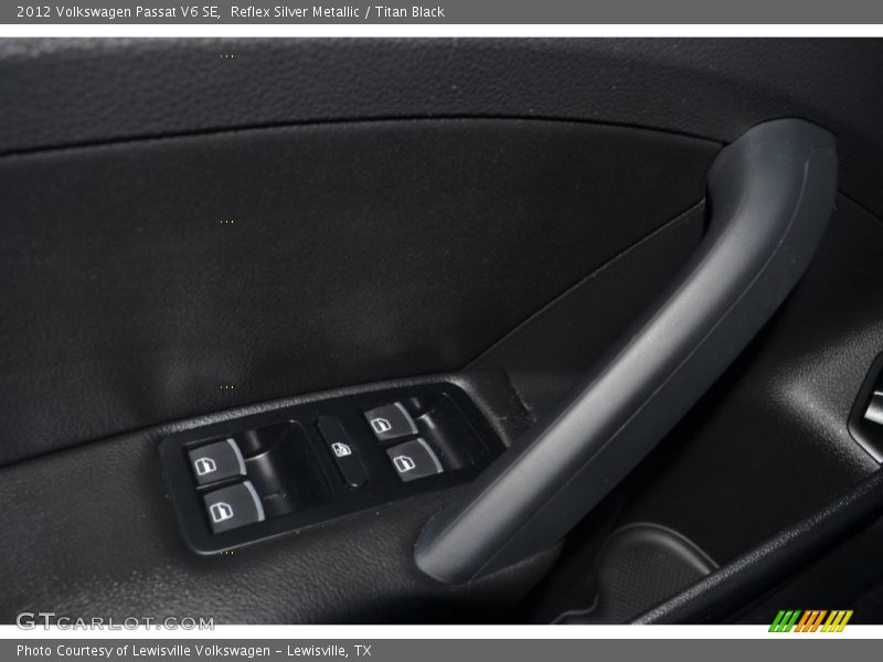 Reflex Silver Metallic / Titan Black 2012 Volkswagen Passat V6 SE