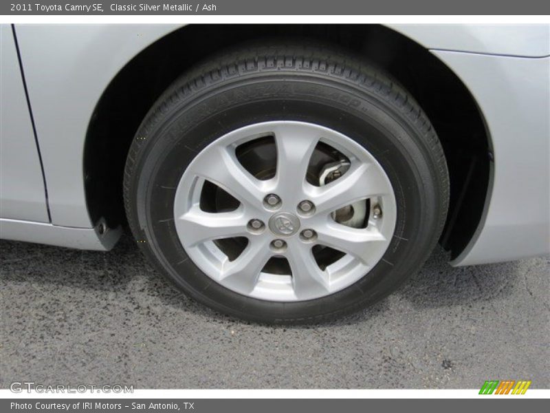 Classic Silver Metallic / Ash 2011 Toyota Camry SE