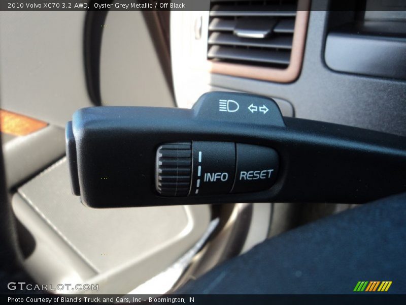 Oyster Grey Metallic / Off Black 2010 Volvo XC70 3.2 AWD