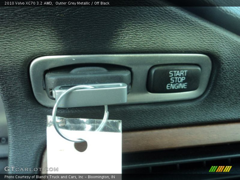 Oyster Grey Metallic / Off Black 2010 Volvo XC70 3.2 AWD